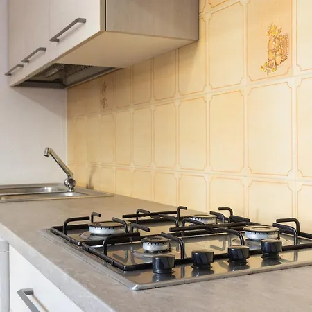 Guesthost - Casa Diletta With Terrace شقة *